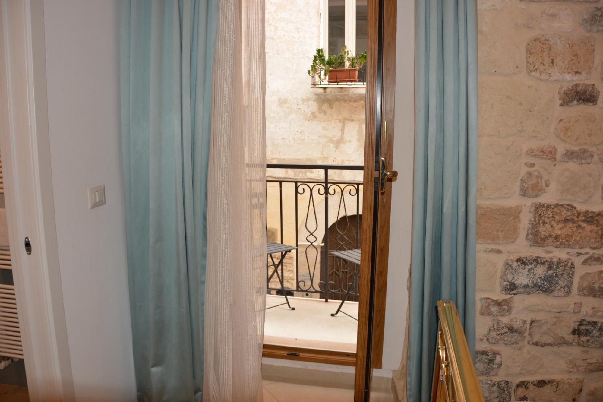 Dimora Del Carmine Hotel Бари Екстериор снимка