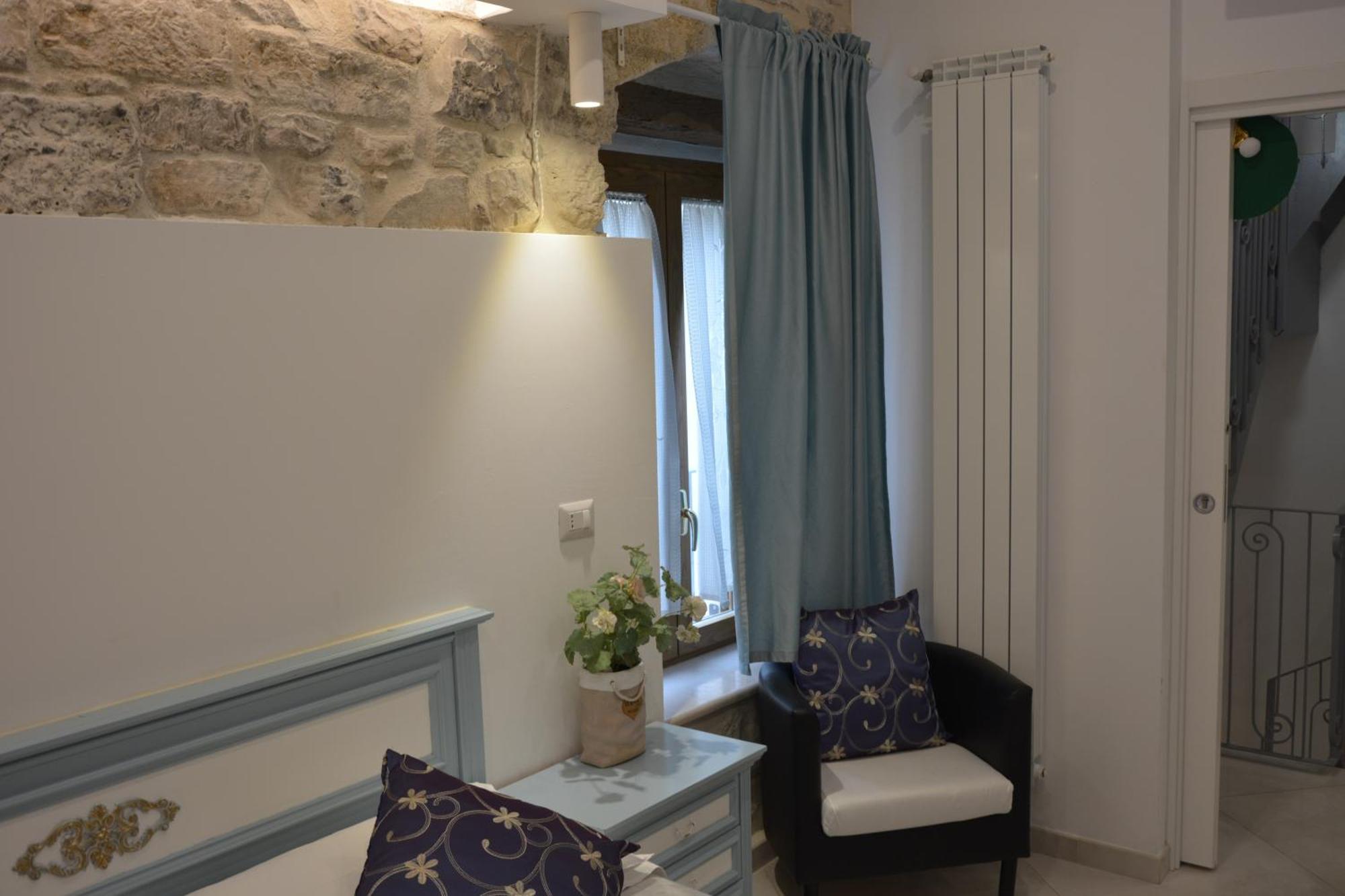 Dimora Del Carmine Hotel Бари Екстериор снимка