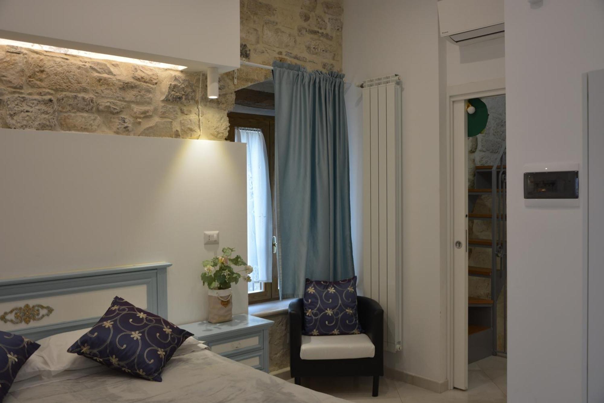 Dimora Del Carmine Hotel Бари Екстериор снимка